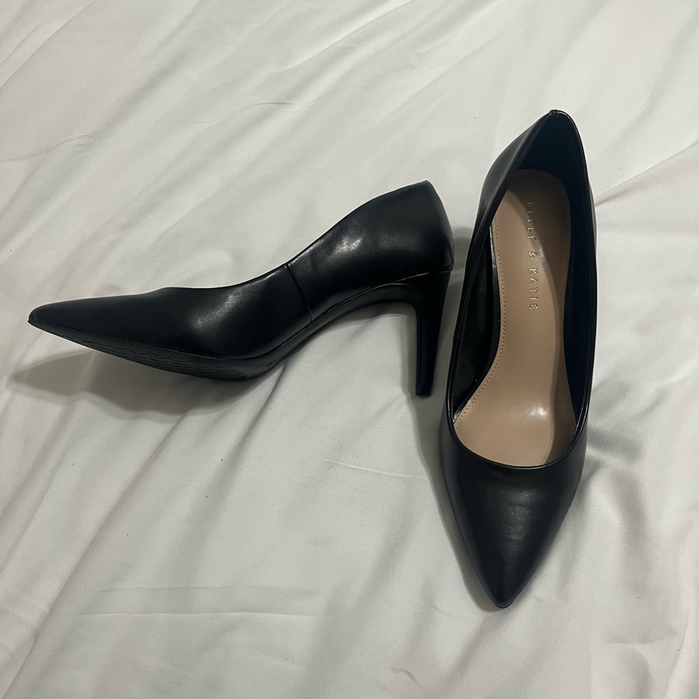 Kelly & Katie Black Napa Pumps (KK-Misha)